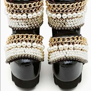 NWOT Jeffrey Campbell Chain & Pearl Sneakers